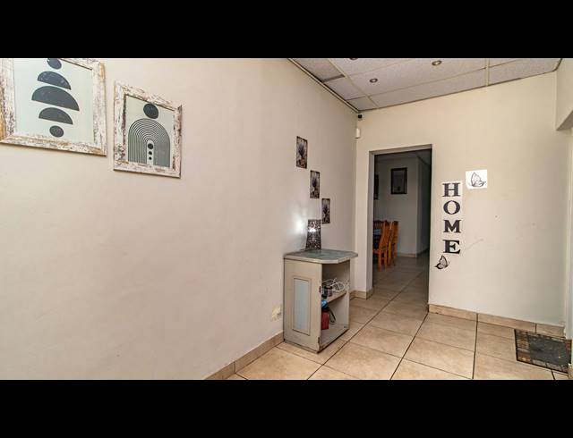 5 BEDROOM HOUSE FOR SALE IN POMONA